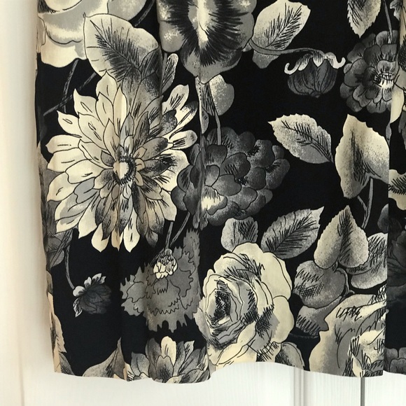 Jones New York Floral Pencil Skirt Size 8P EUC - Picture 11 of 15